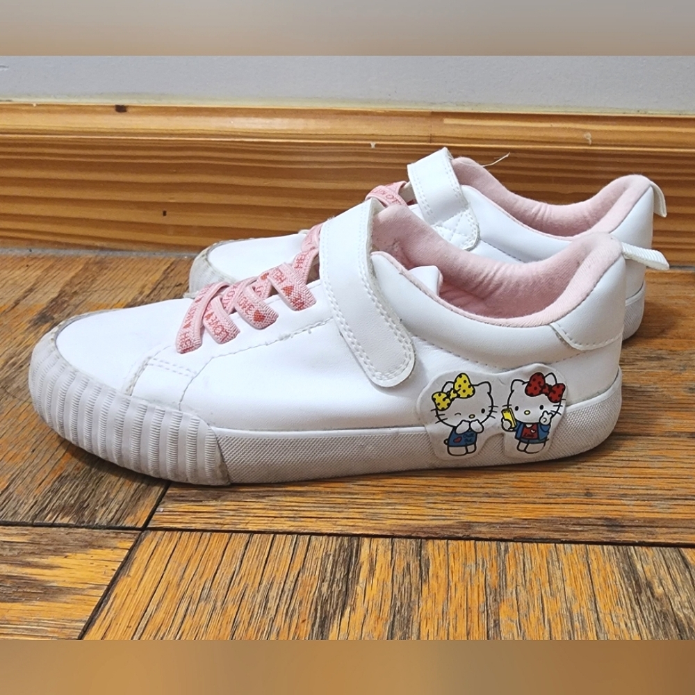 Sneakers with Hello kitty design Sz 12